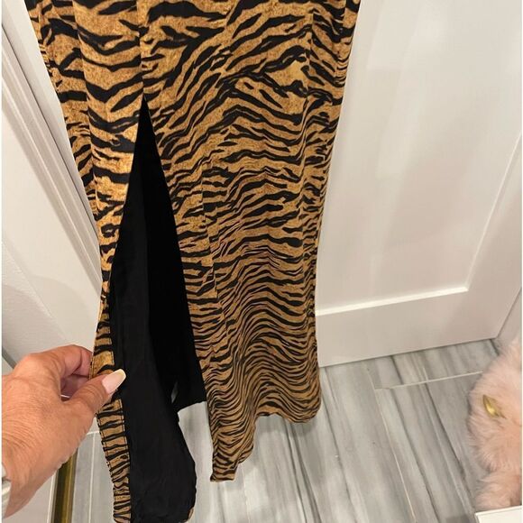Song Of Style Revolve Hope Maxi Dress in Tiger Multi.Size S - Picture 12 of 16